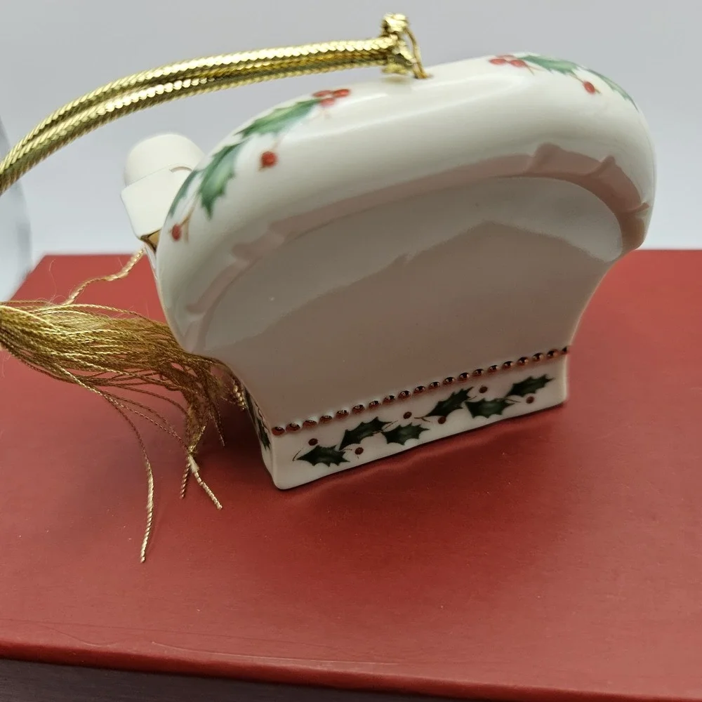 Lenox White & Gold Armchair Christmas Ornament Holly Poinsettia Teacup